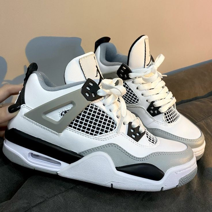 Jordan 4 White & Black