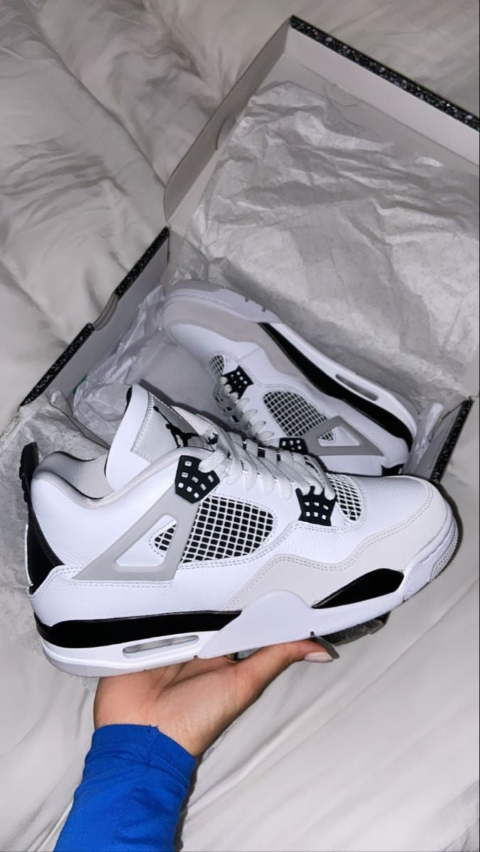Jordan 4 White & Black