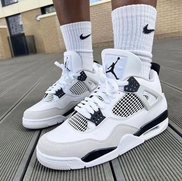 Jordan 4 White & Black